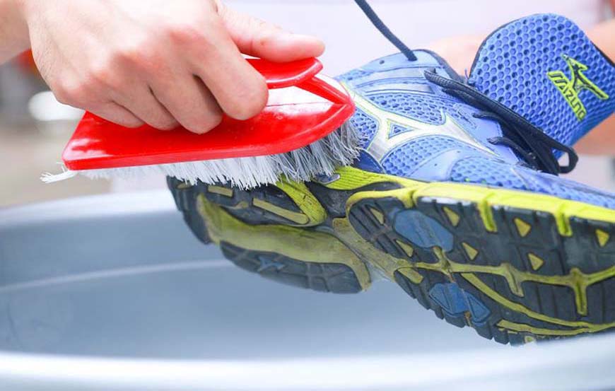 WashUp Laundry provide shoe and Bags cleaning in Dubai